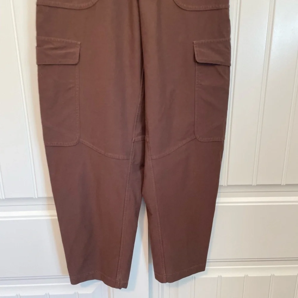 Lululemon Light Utilitech Cargo Pocket High-Rise Pant Java brown size 24